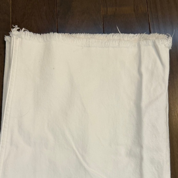 Abercrombie & Fitch Women's High Rise Cropped White Frayed Jeans - Picture 4 of 6